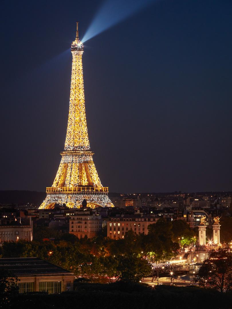 巴黎铁塔之夜景豪华壮丽