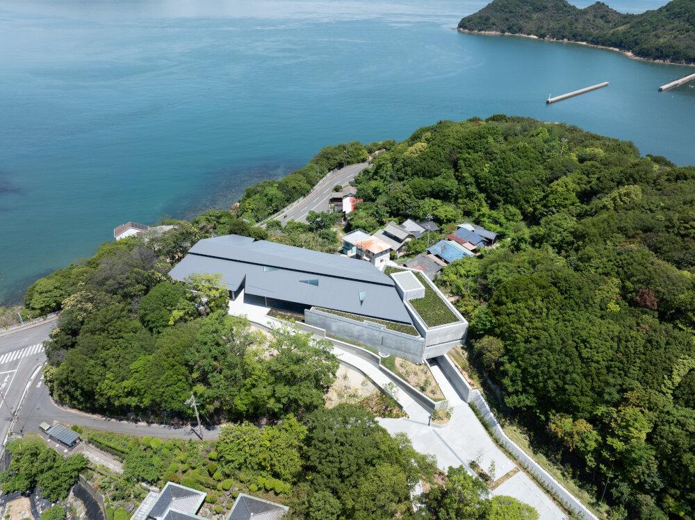 直島新美術館正式揭幕,由安藤忠雄獻上的藝術聖殿