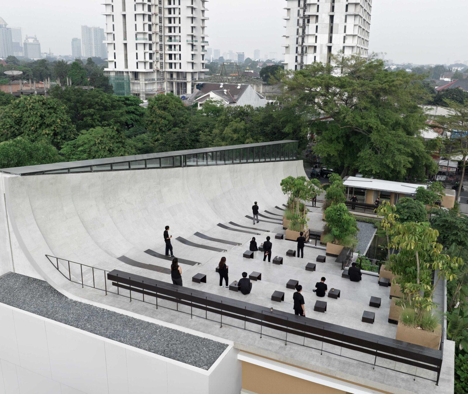 How Split-level Design Created an Eco-Friendly Urban Oasis