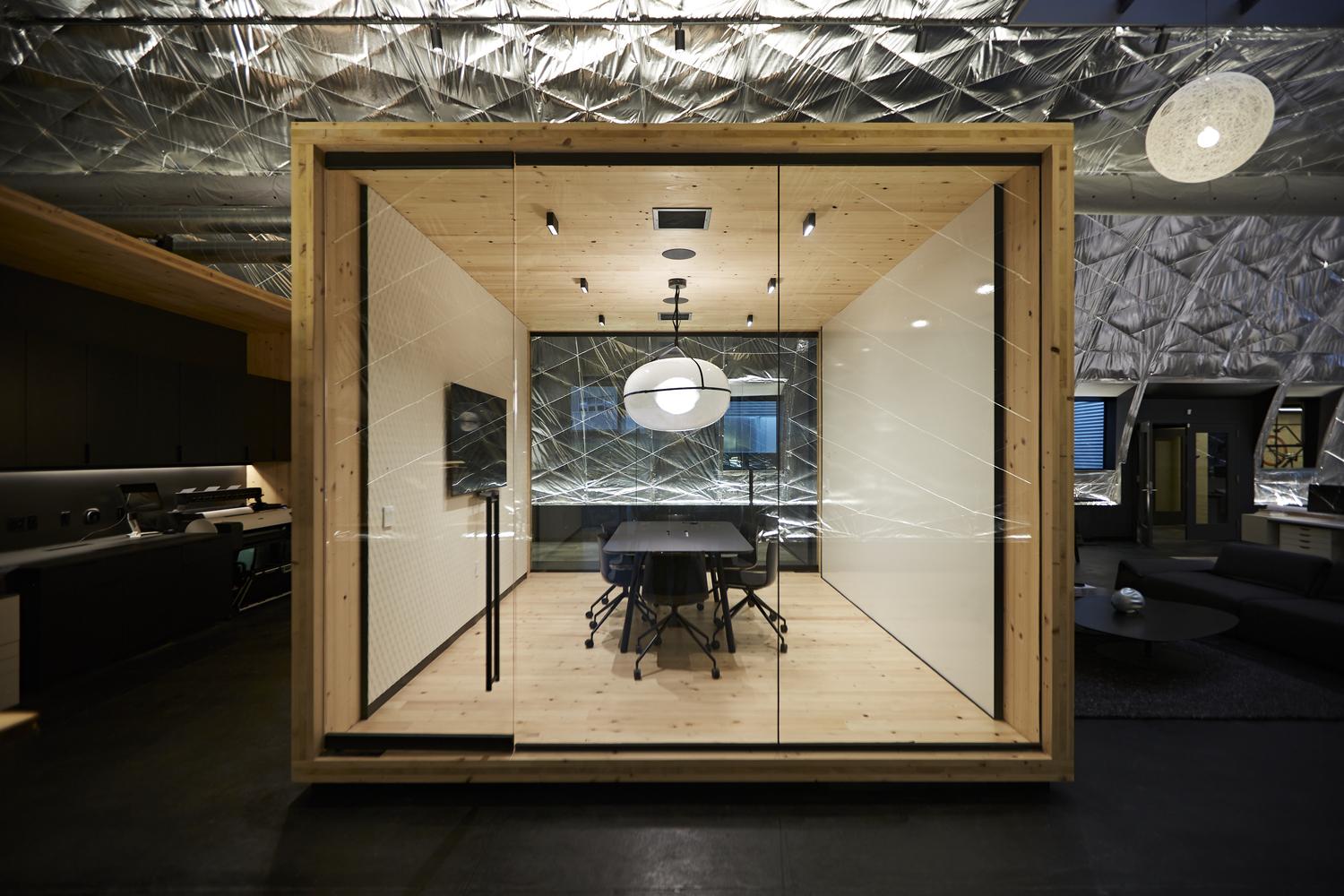 美國Skylab Architecture多功能辦公空間,工業風與自然共融的創意設計