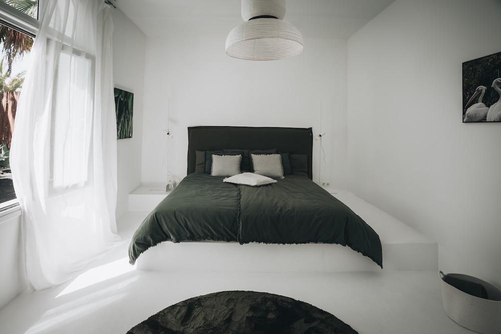 White and Green Villa in Lanzarote Blends Simplicity with Natural Beauty