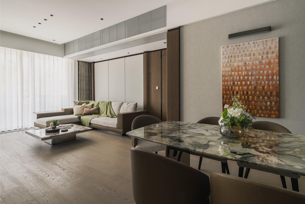 Inside a 1,388 Sq.ft Villa Lucca Apartment with Depth and Contrast