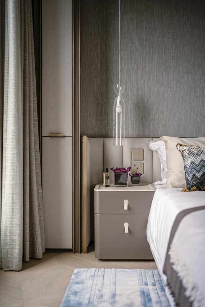 This 1,500 sq.ft Pok Fu Lam Home Captures the Quiet Beauty of Sunset Moments