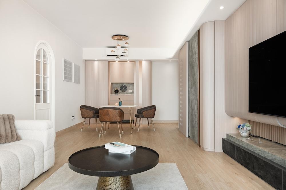 Tour a 1,196 sq.ft Imperial Court Home of a Family of Five