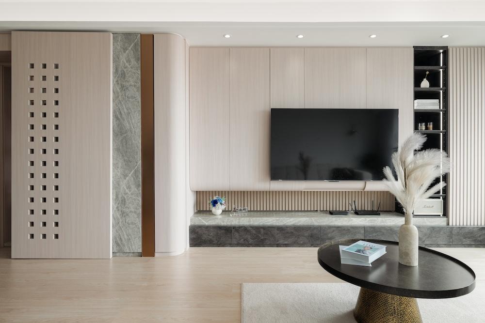 Tour a 1,196 sq.ft Imperial Court Home of a Family of Five