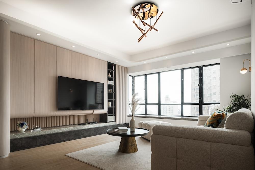 Tour a 1,196 sq.ft Imperial Court Home of a Family of Five