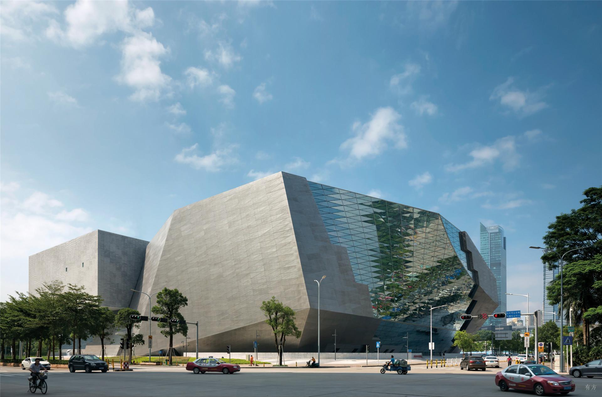 由奧地利藍天組打造的深圳當代藝術與城市規劃館,以前衛解構主義成深圳地標