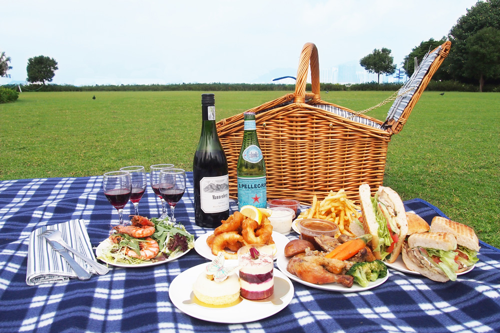 Take it Outside: Three hampers for the ultimate picnic