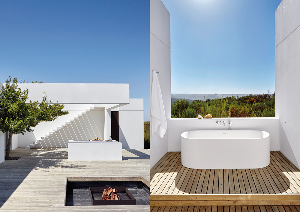 The marine-grade stainless steel flat-bar cube complements the clean lines. The fusion between inside and out is seen in spaces such as the outdoor bath.