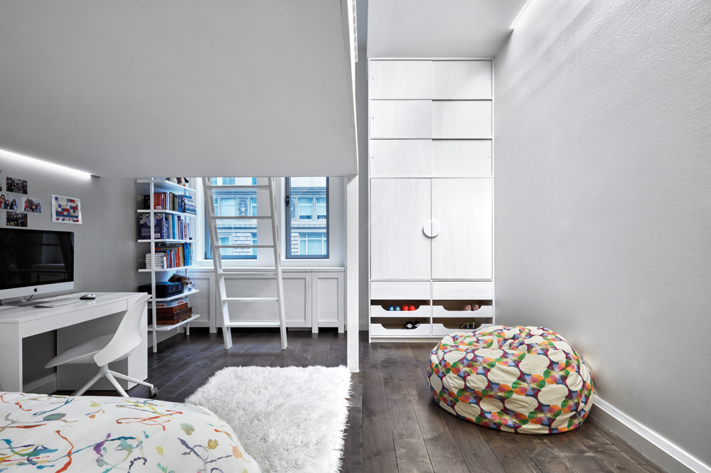 Textile designer Lori Weitzner’s New York loft possesses a special charm