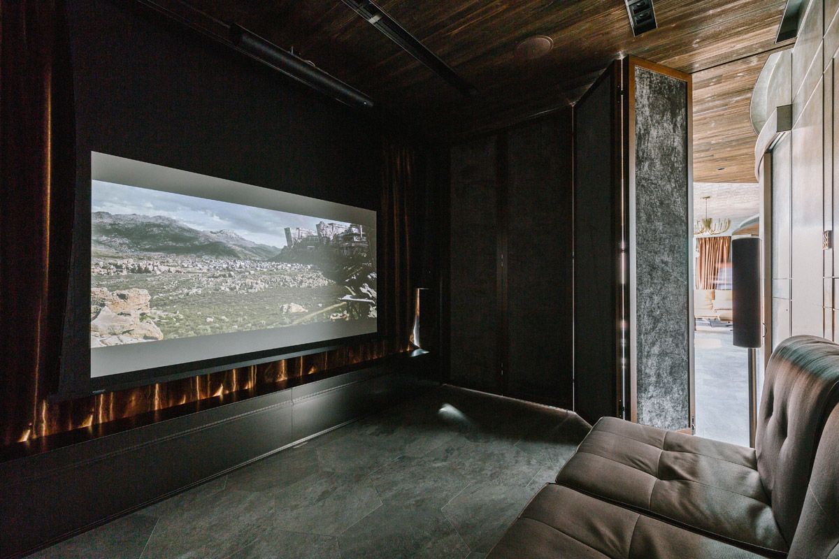 In Tseung Kwan O, a curving wall hides several functions within this 1,700sqft man cave