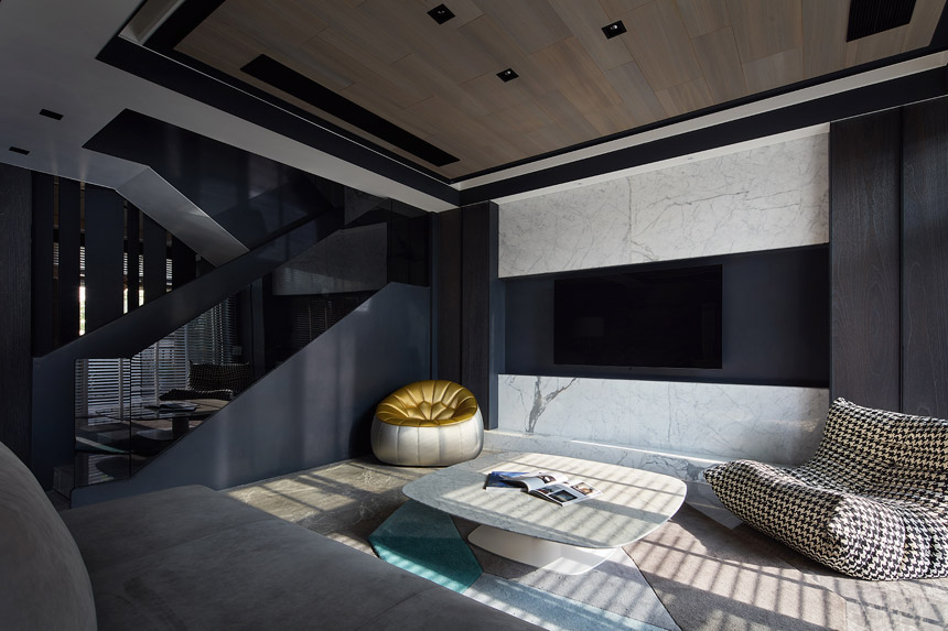 Desire drives the design of this moody monochrome 2,900sqft home in China