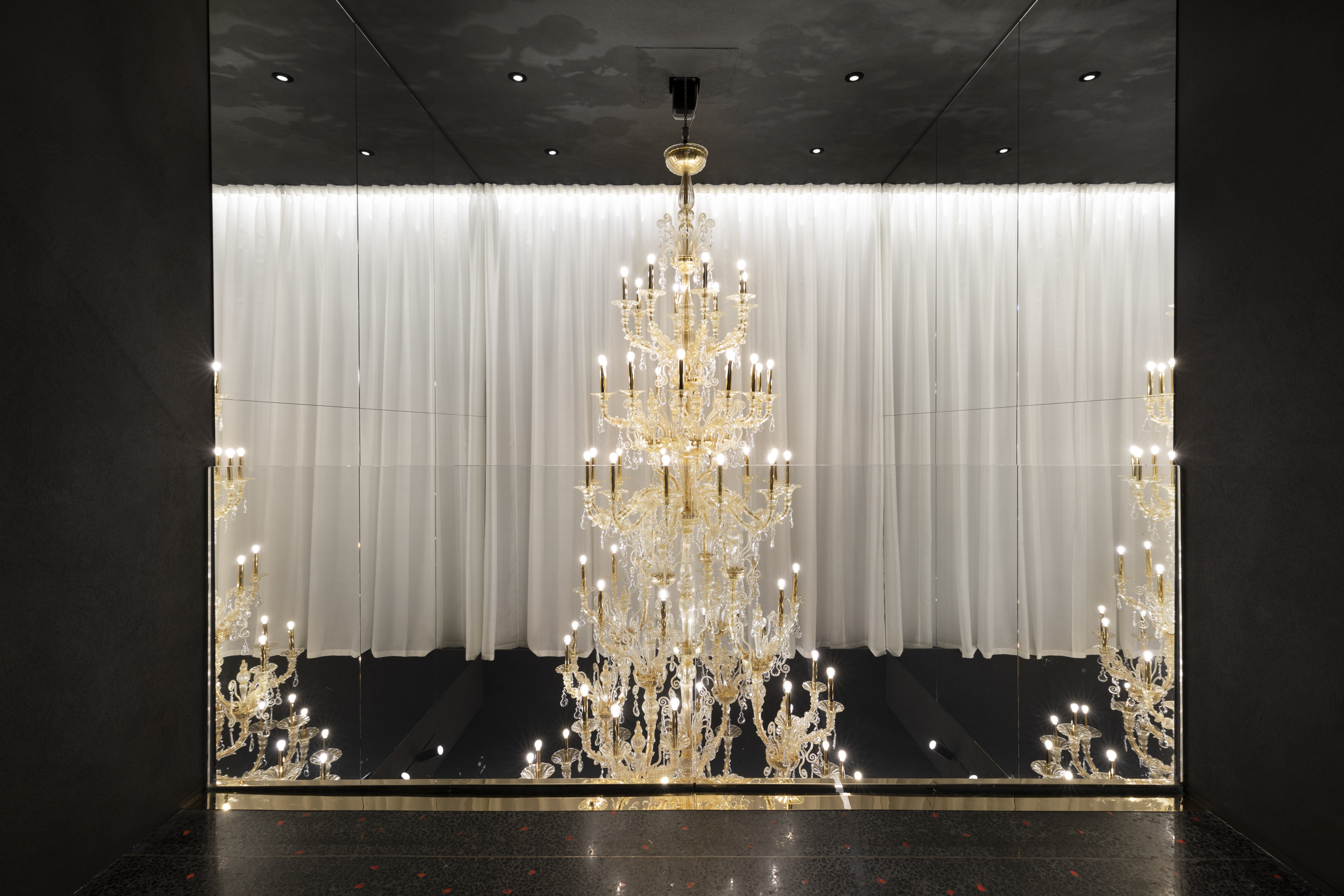 All that sparkles: Barovier&Toso welcomes its luxury temple in Venice