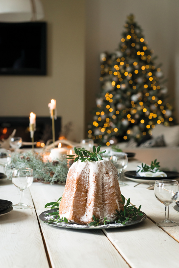 A converted barn where wood, white, and lots of light set the stage for the holiday festivities