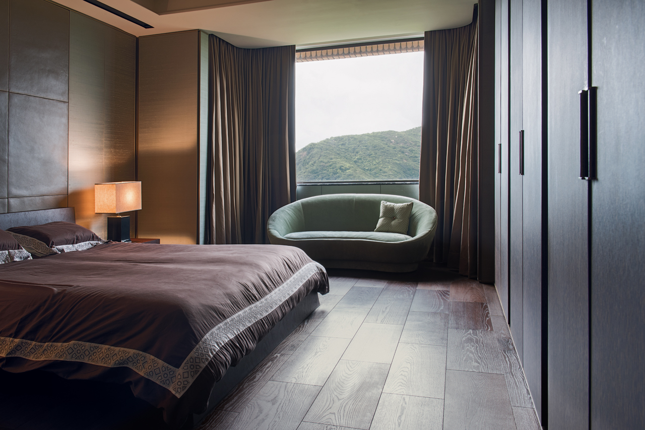 Inside an Understatedly Glamorous Tai Tam Home