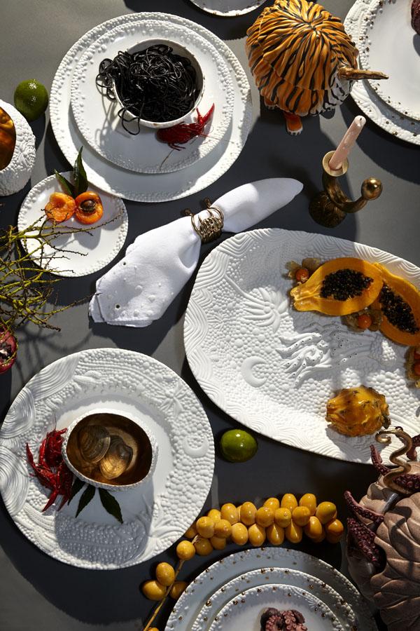 Intricate and organic pattern punctuate tableware pieces that are reminiscent of Mojave Desert’s pebbles and the desert night sky