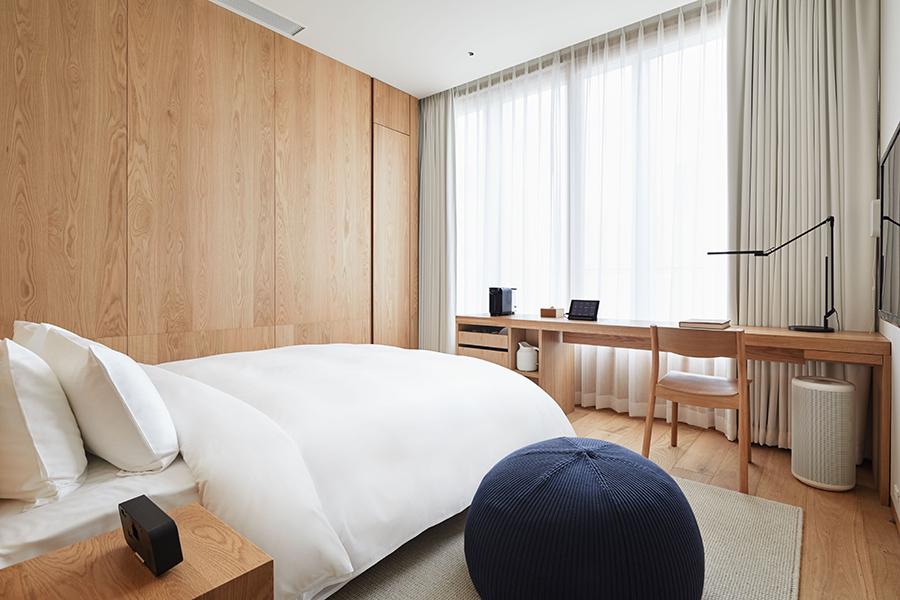 Suites are, as expected, outfitted with Muji furniture (Photo: Courtesy of MUJI Hotel Ginza)