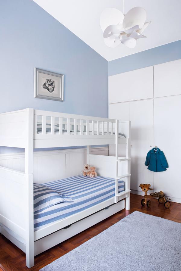 One of the children’s bedrooms is shared by a brother and sister, therefore the colours are kept gender neutral. 