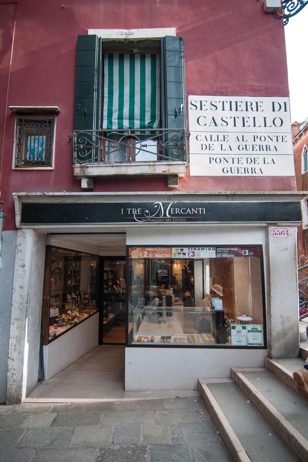 I Tre Mercanti creates its signature tiramisu every hour, visible from the street in the shop’s front window.