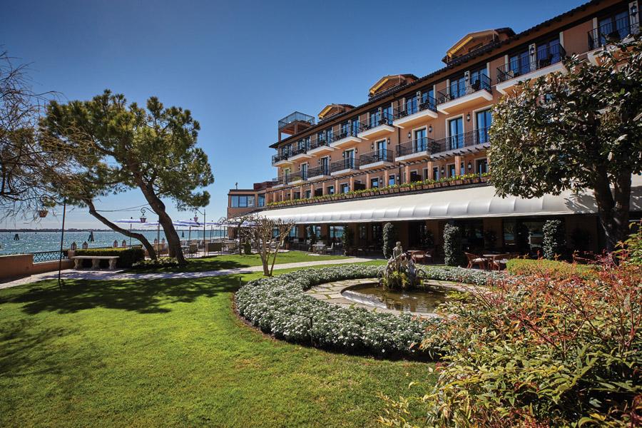 Belmond Hotel Cipriani的翠綠花園和滿有品味的經典套房是旅遊時的家外家