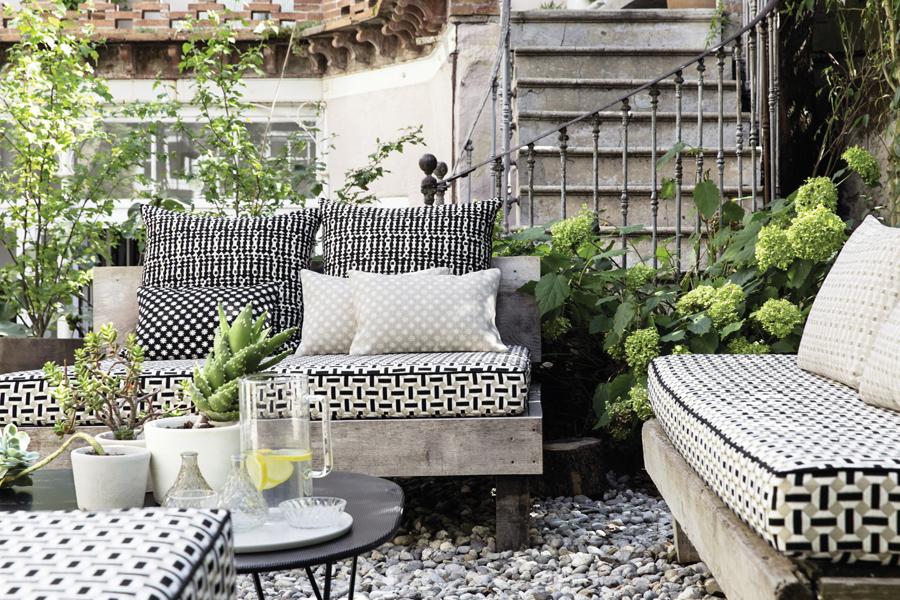 Striking upholstery turns your backyard into a suave entertaining space