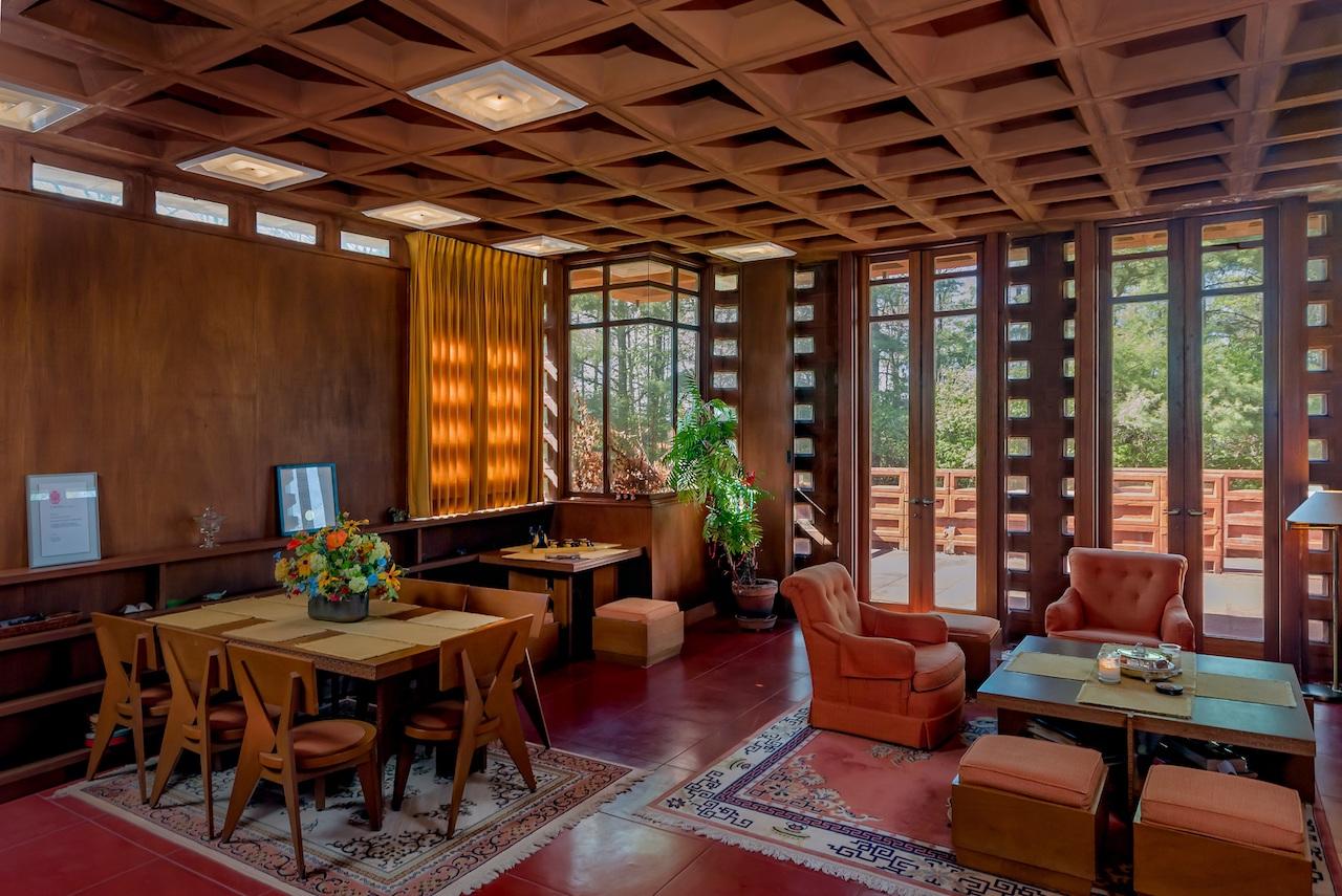 A Frank Lloyd Wright-Designed Home Arrives on the Market