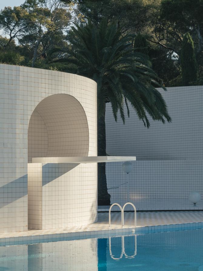 20世紀最引人注目的設計之一：70年代法國南部避暑別墅的游泳池