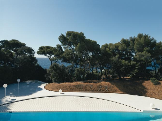 20世紀最引人注目的設計之一：70年代法國南部避暑別墅的游泳池