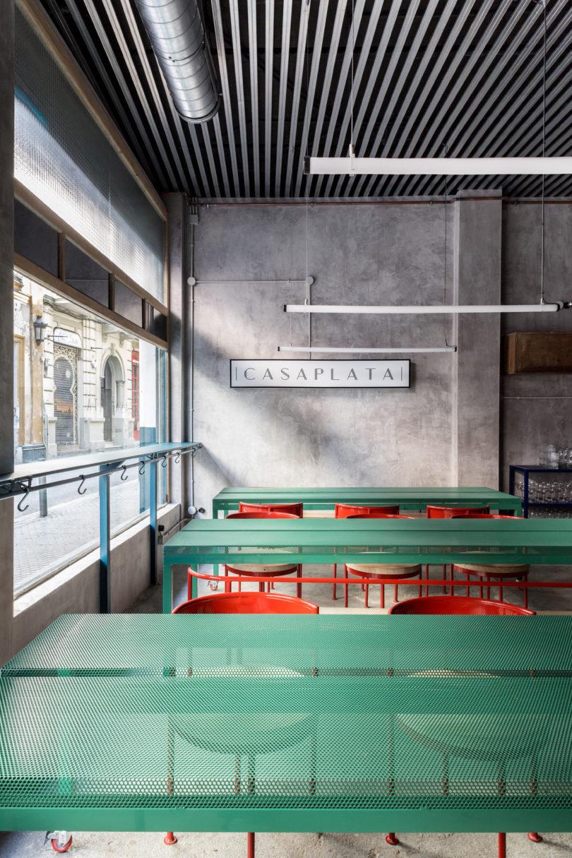 莫蘭迪色系 X 未來主義：營造與眾不同的西班牙餐廳