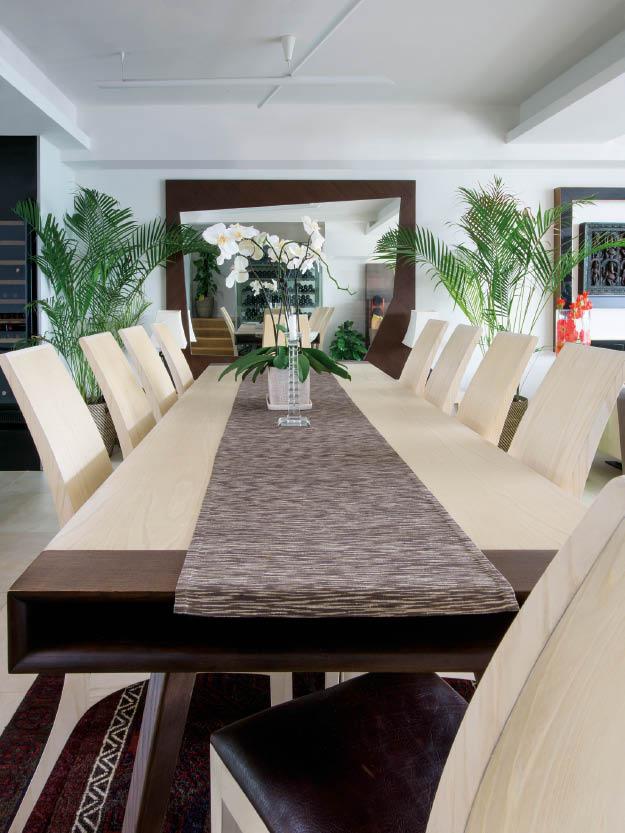 焦點餐桌由Carlo Cordaro為Atelier A設計，是他們的款客空間