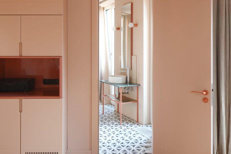 【專屬單色套房 以客人為設計主軸】拉脫維亞老城區的新式酒店