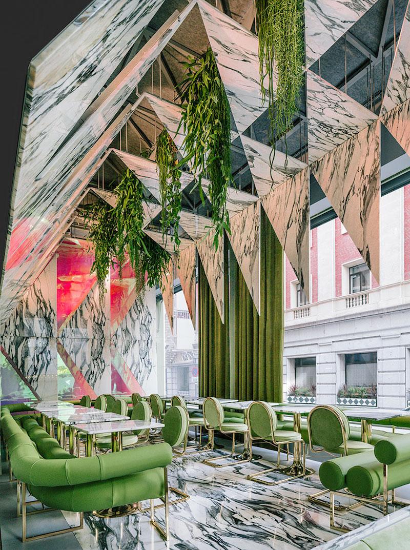 以大理石配搭綠松石：馬德里餐廳Rómola 營造出現代西班牙空間