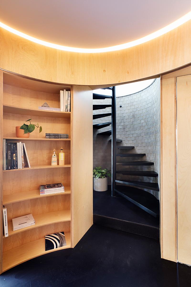 The library also links to the staircase. (Photo: Bo Wong)