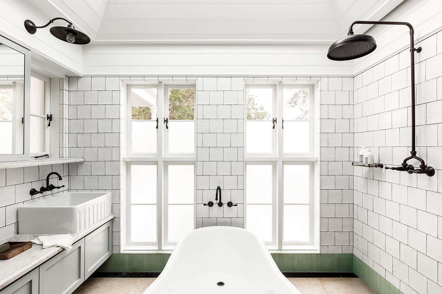 The upstairs family bathroom. (Photo: Tom Ferguson. Styling: Claire Delmar)