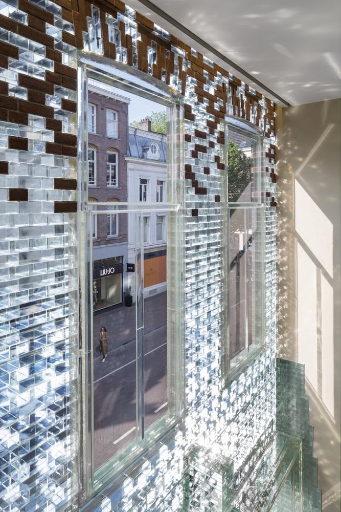 Ethereal Glass Facade Meets Historic Influences in Hermès’s New Amsterdam Store