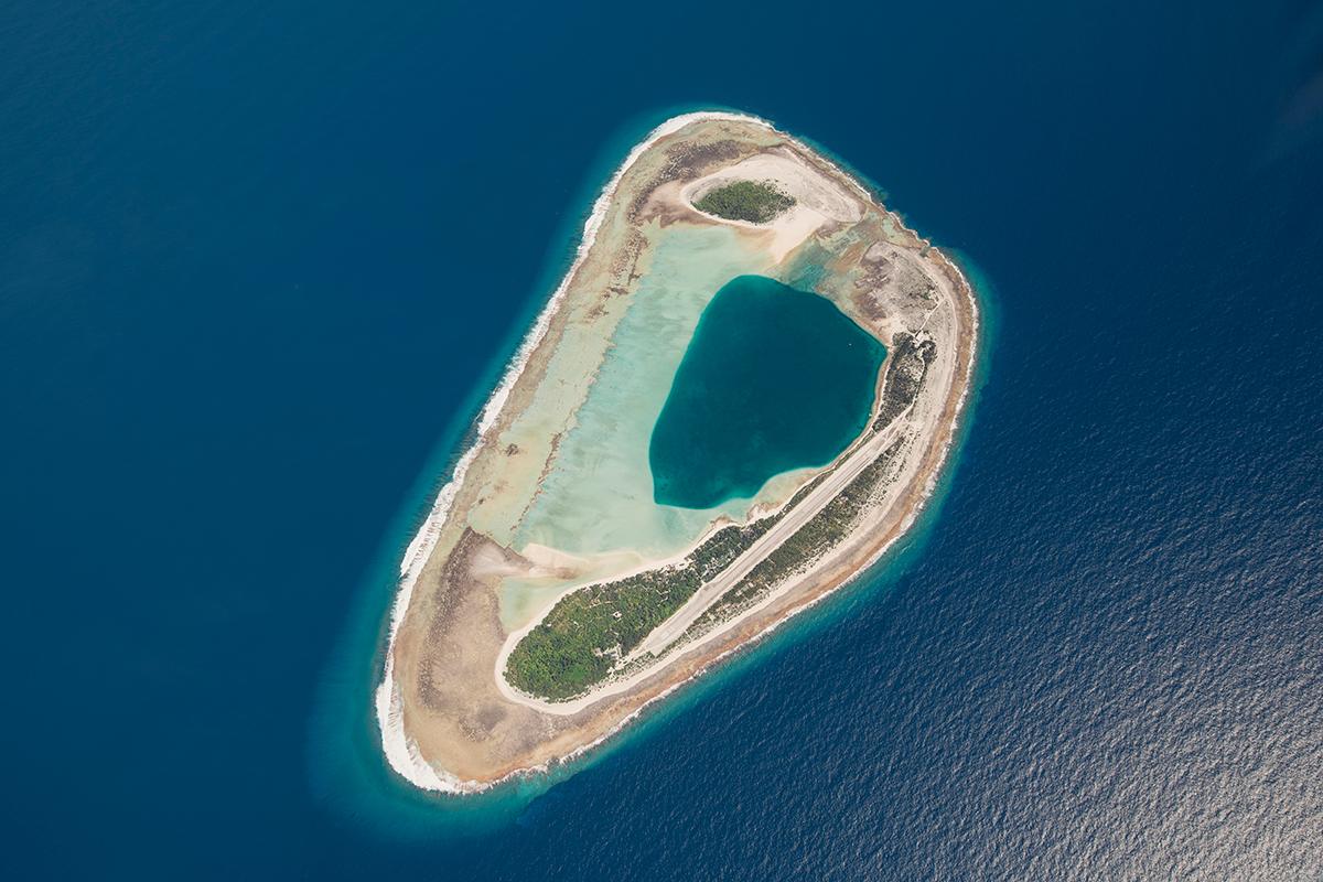 The Atoll de Nukutepipi in French Polynesia, an entire private island you can book on AirBnb Luxe. (Photo: Courtesy of AirBnb)