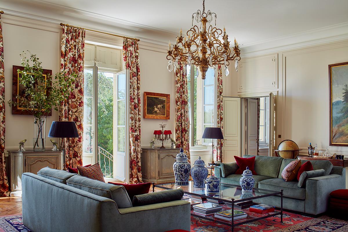 The living room in Chateau d'Estoublon in Provence, France. (Photo: Courtesy of AirBnb)