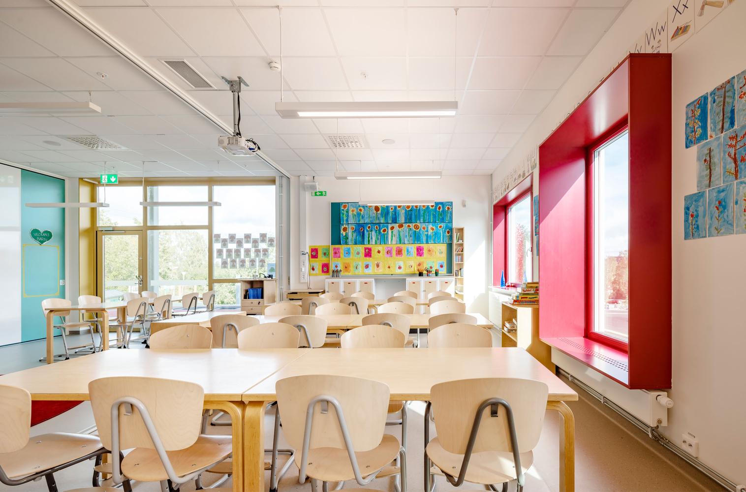 【貫徹瑞典精緻設計的校園】以色彩和細節激發兒童學習
