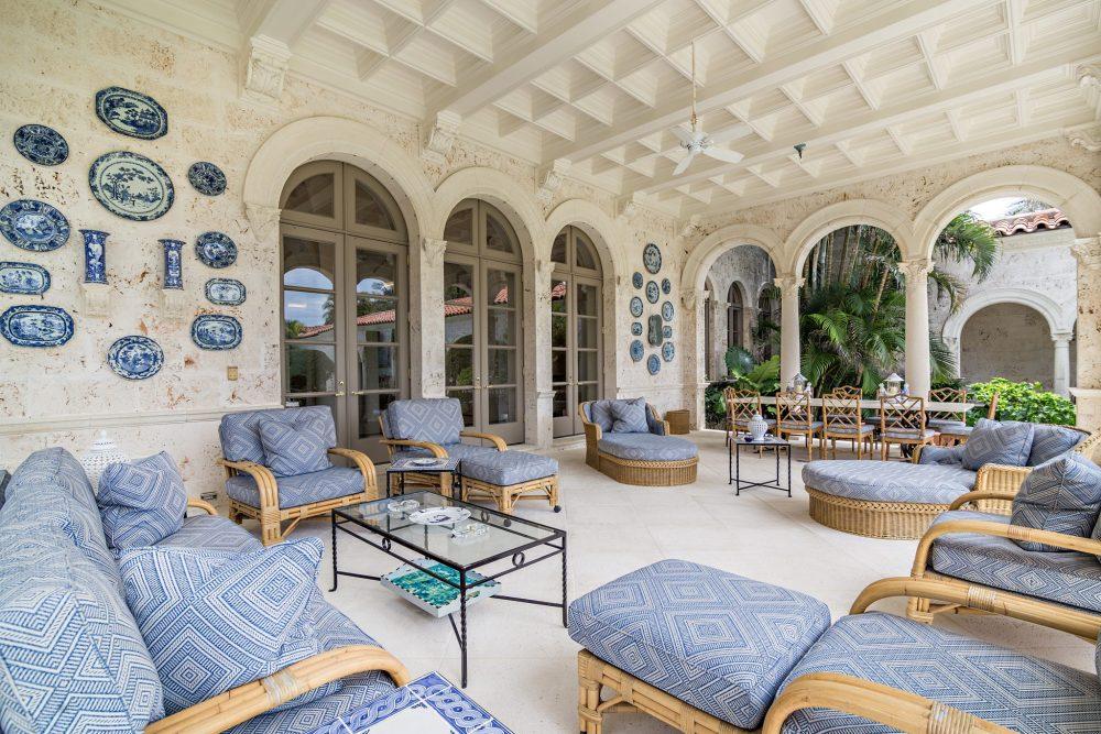 This Palm Beach Mansion Fuses Old-Time Grandeur with Oceanfront Tranquility