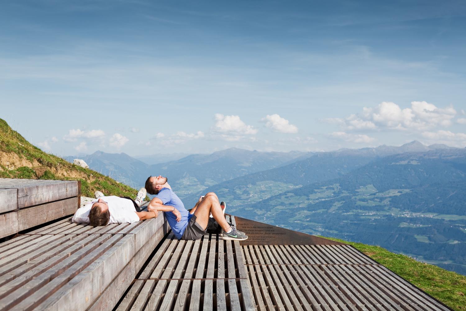 【自然設計令人嘆為觀止】阿爾卑斯山全新觀景台 飽覽一望無餘的山脈景色