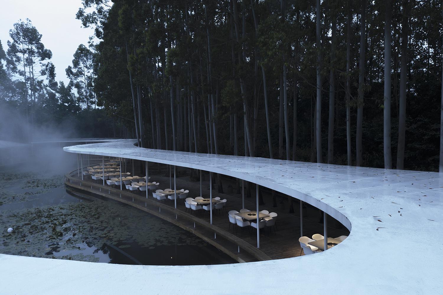 A Poetic Hotpot Experience in Chengdu Unlike Any Other