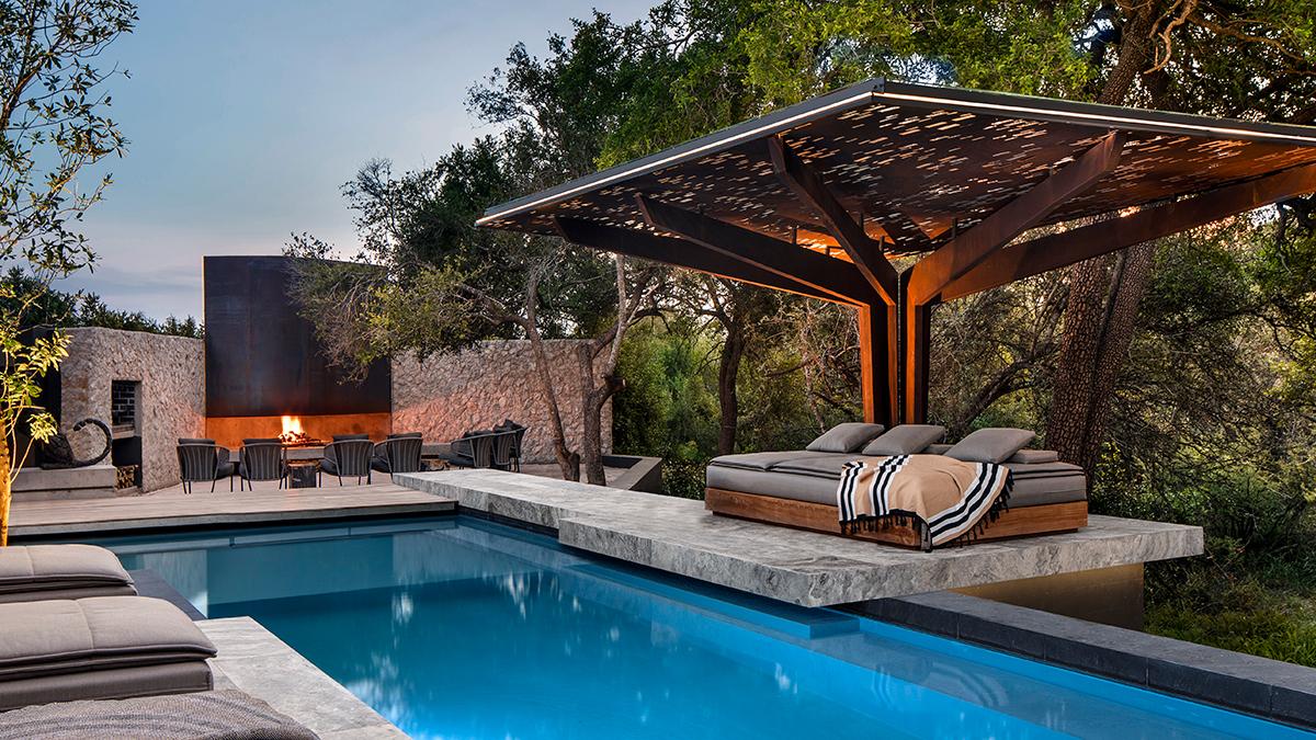 A Modern Luxe Approach to Safari-Style Architecture at Cheetah Plains Game Lodge 