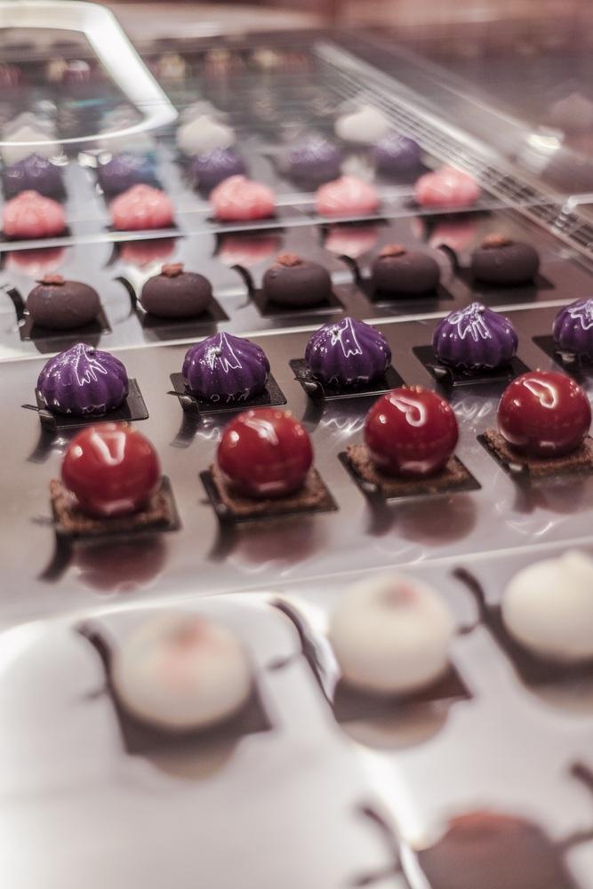 【粉色波蘭甜品店】 參考經典法國甜點 營造出超現實夢幻世界