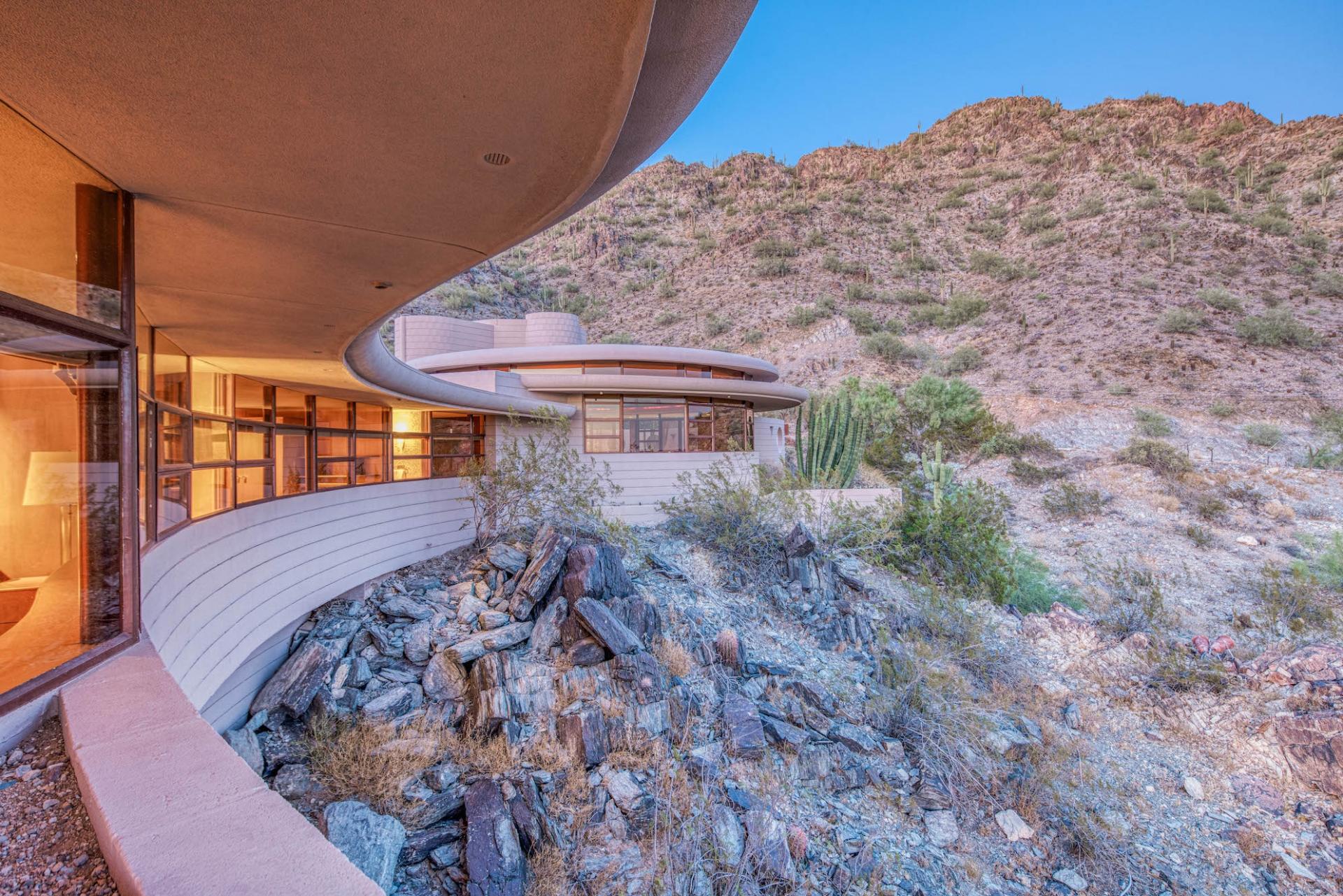 Inside Legendary Designer Frank Lloyd Wright’s Final Home 