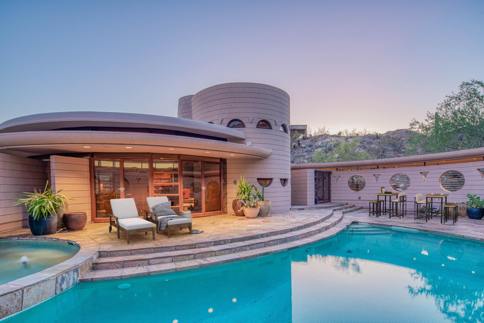 Inside Legendary Designer Frank Lloyd Wright’s Final Home 