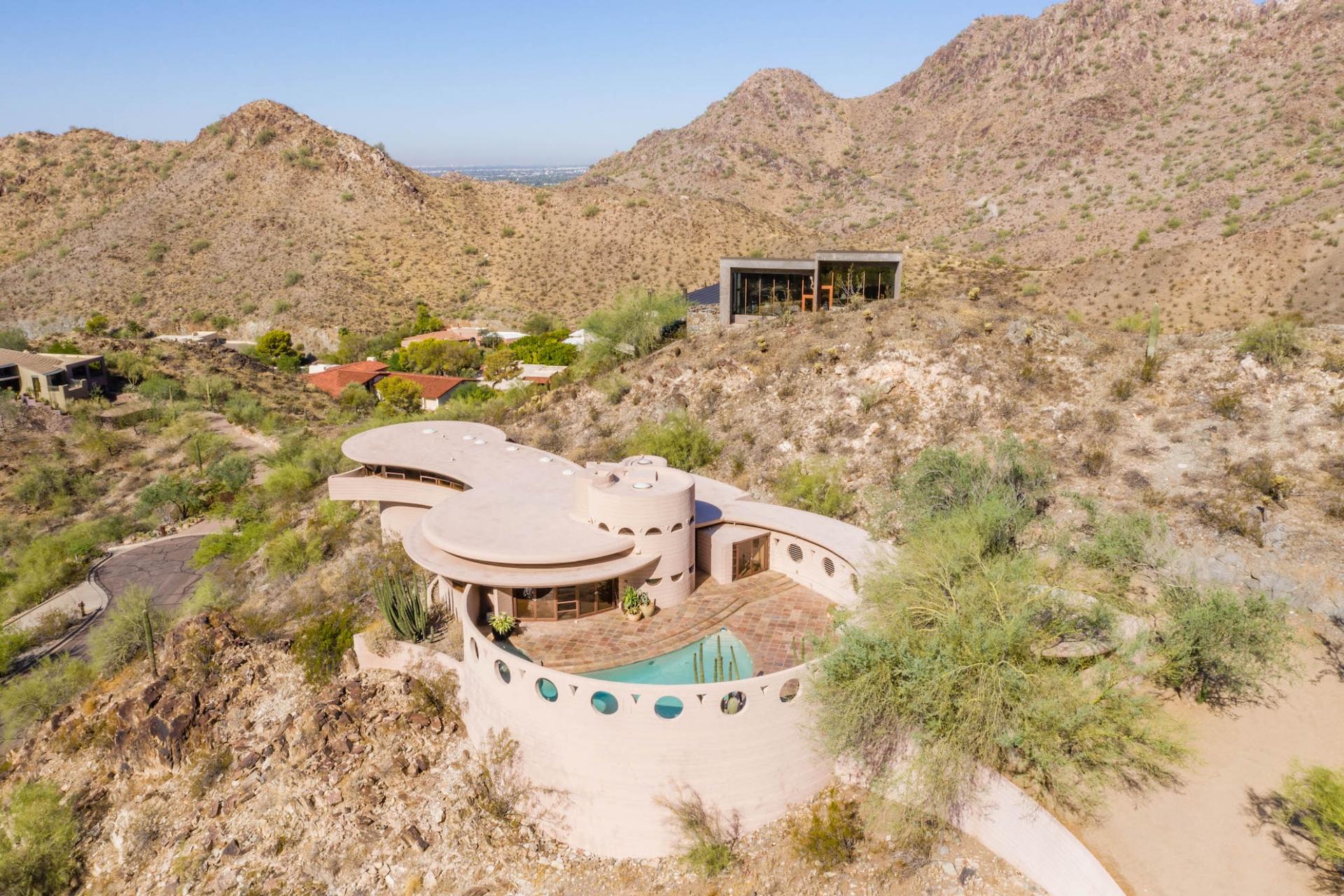 Inside Legendary Designer Frank Lloyd Wright’s Final Home 