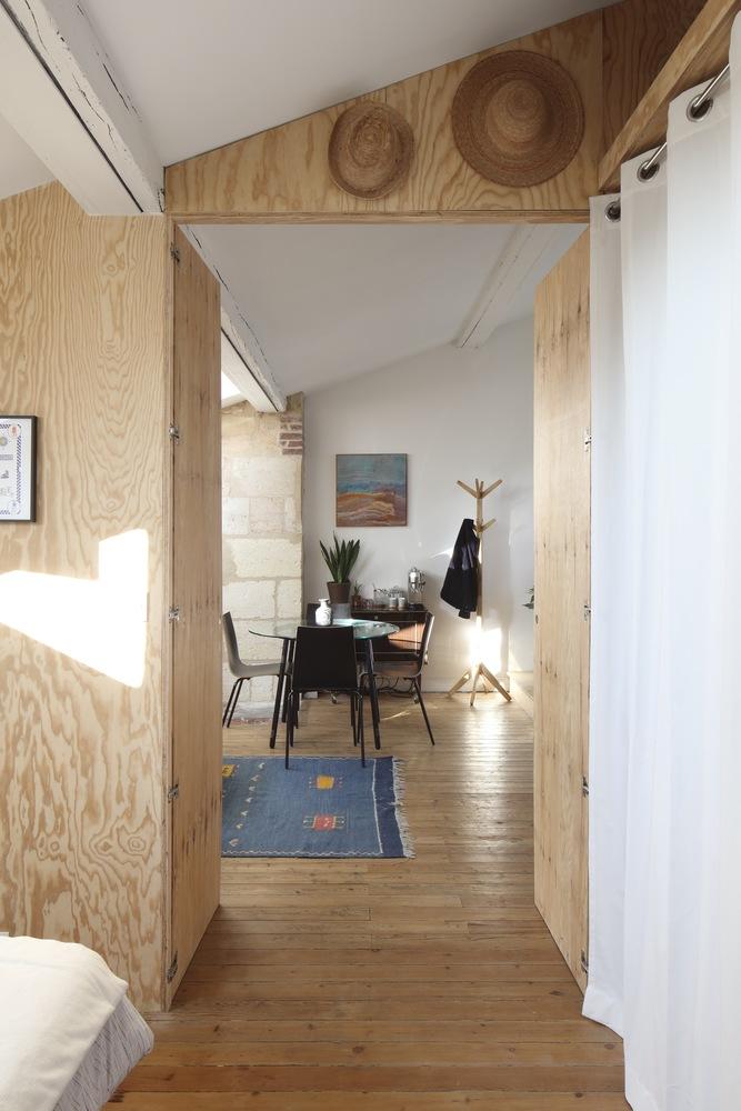 A Light-Filled 528sqft Attic in Bordeaux