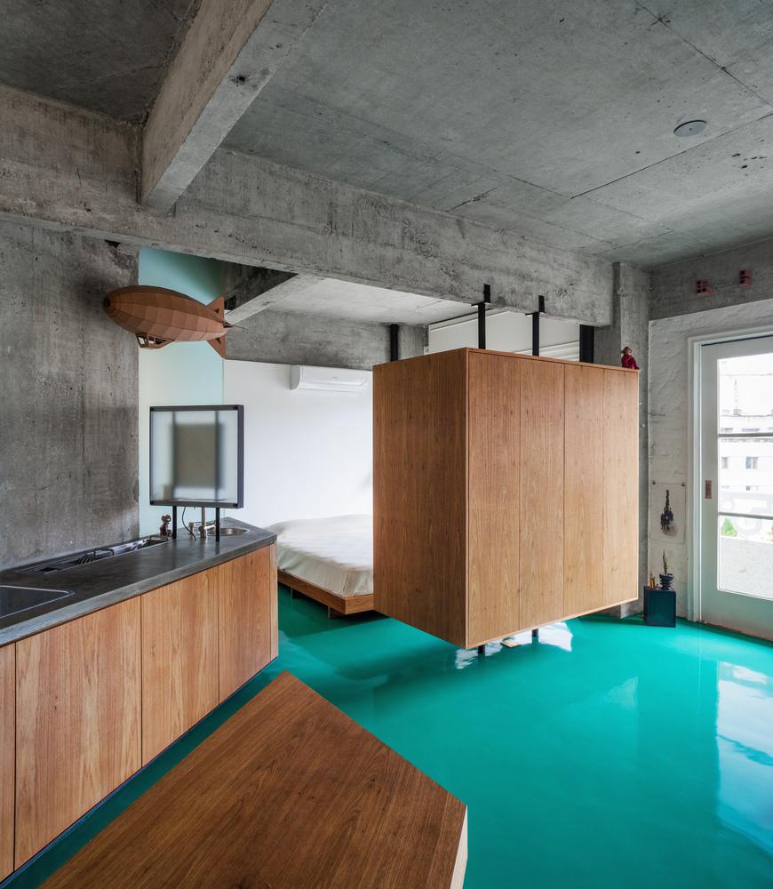 以懸浮傢具改變空間感 把495呎住宅擴展成理想家居