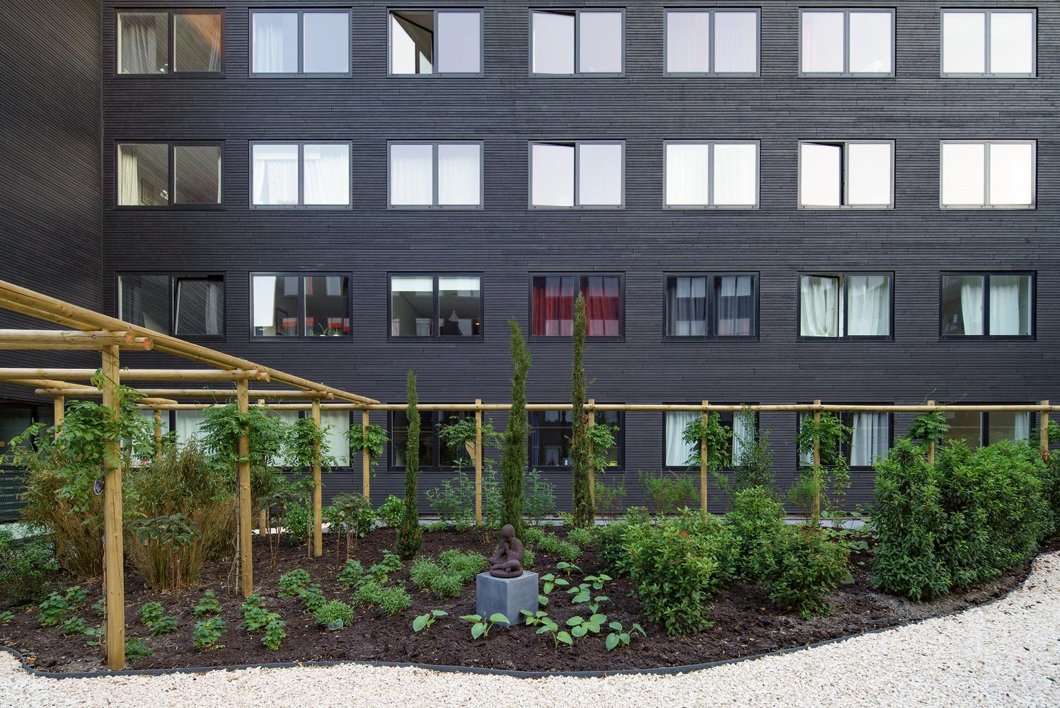 荷蘭學生也太幸福了吧！融合城市文化的多功能住宿設計
