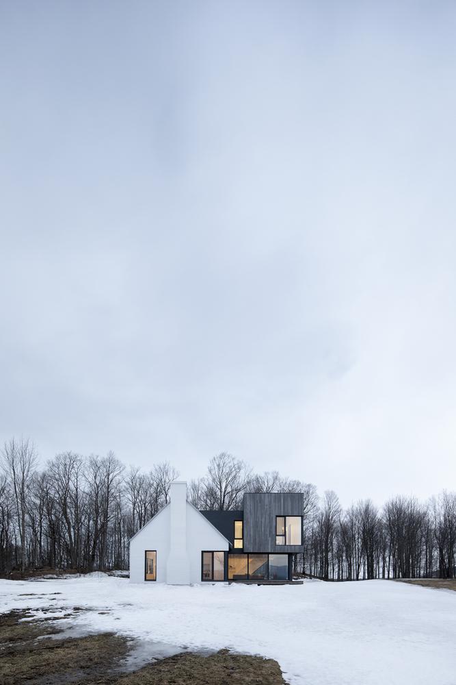 溫暖舒適白色木系家居 糅合現代建築主義與鄉村農舍元素